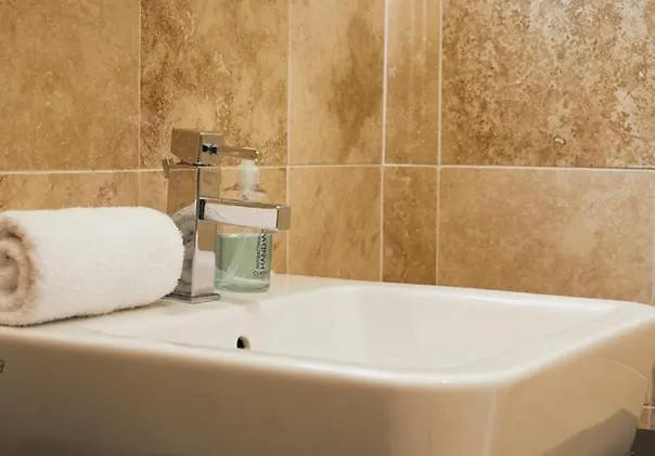 度假居 Barn Cottage Deluxe - Hot Tub 法利 英国